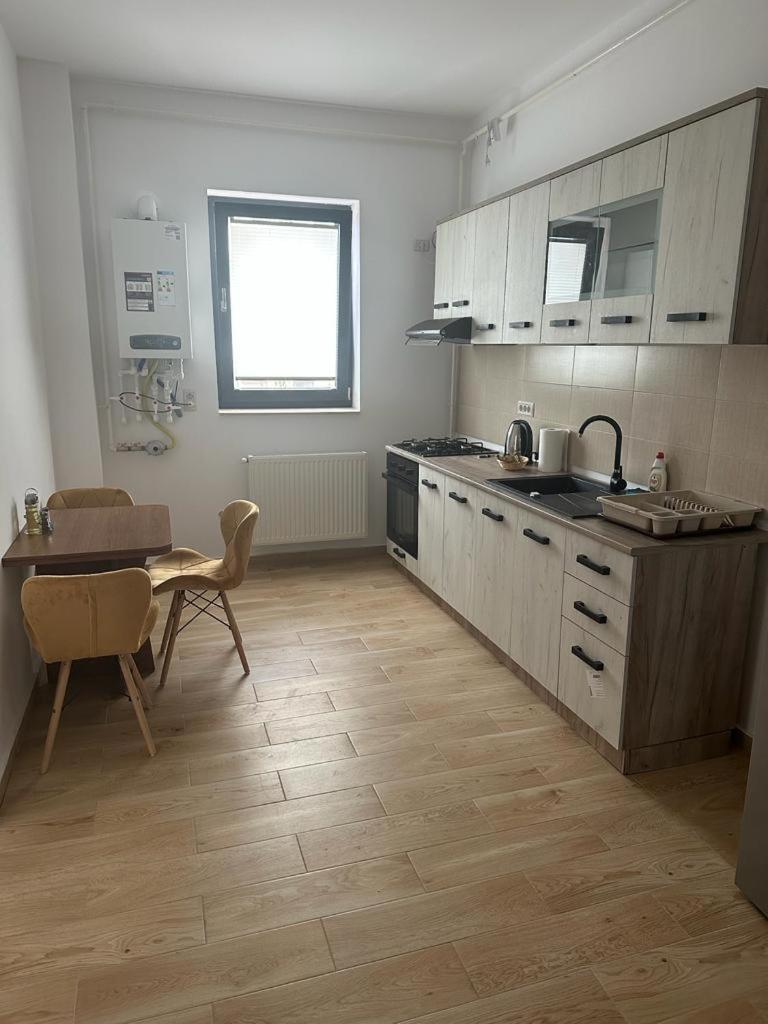 In Apart Hotel Бухарест Екстер'єр фото